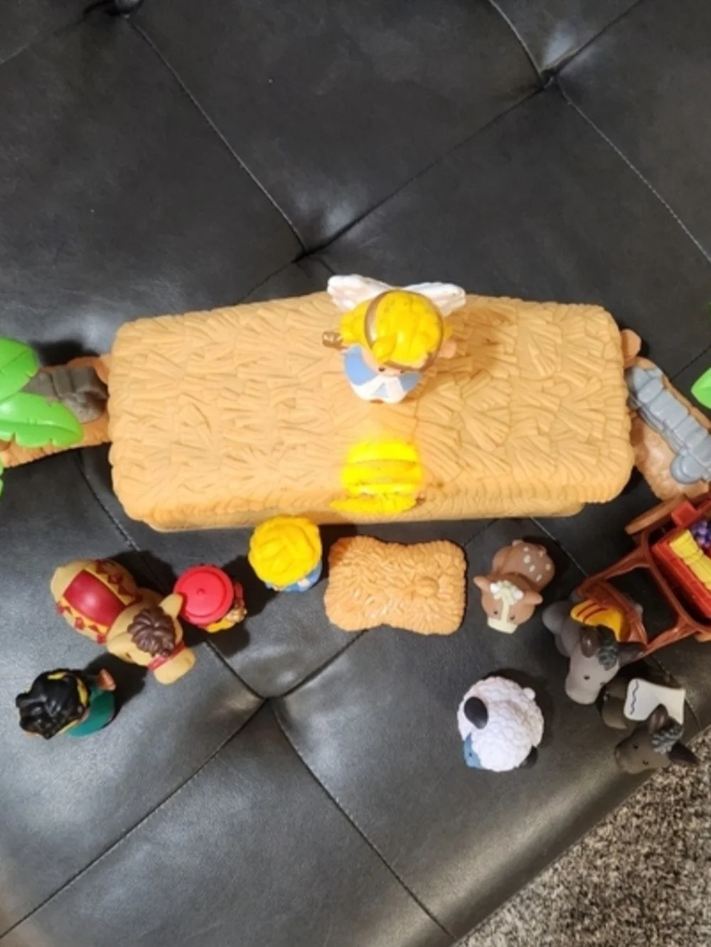 Fisher-Price Little People Deluxe Christmas Story Playset - Blue, Yellow, Brown